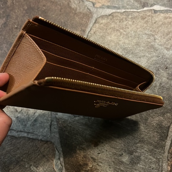 large PRADA wallet - Picture 5 of 6